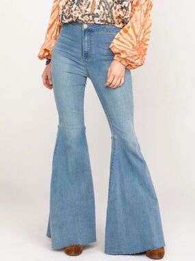 We The Free/Free People Just Float On Flare Jeans Size 31